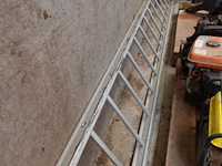 Lange ladder 22 treden (ongeveer 6m lengte) - afbeelding 1 van  3