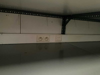 Lange legbordstelling met houten bovenblad als toog - afbeelding 8 van  18