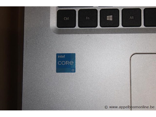 Laptop, acer, met intel core i3 processor, met muis en lader, werking niet gekend, paswoord niet gekend - afbeelding 2 van  3