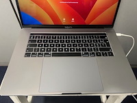 Laptop apple macbook pro model a1990 met lader (beveiligd met wachtwoord) (2) - afbeelding 3 van  8