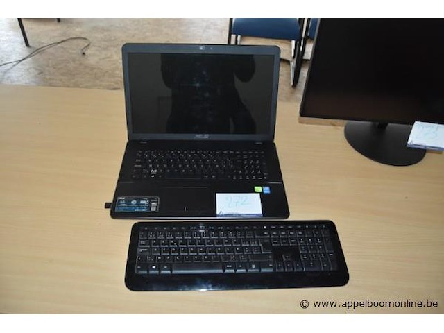 Laptop, asus, werking niet gekend, en toetsenbord, werking niet gekend - afbeelding 1 van  2