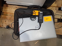 Laptop dell met lader - afbeelding 1 van  6