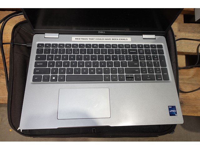 Laptop dell met lader - afbeelding 3 van  6