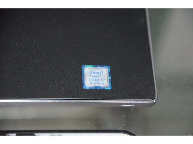 Laptop dell precision 7540 met lader intel core i7 9th gen , toetsenbord logitech (3,13) - afbeelding 3 van  9