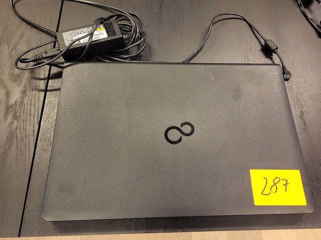 Laptop fujitsu - afbeelding 1 van  3