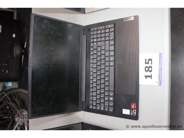 Laptop, lenovo, met amd ryzen processor en radeon graphics, azerty toetsenbord, werking niet gekend, paswoord niet gekend - afbeelding 1 van  1