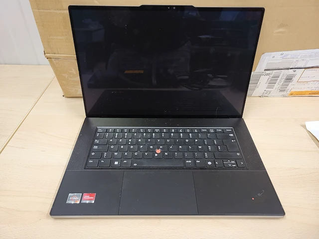 Laptop lenovo thinkpad z16 - afbeelding 2 van  6