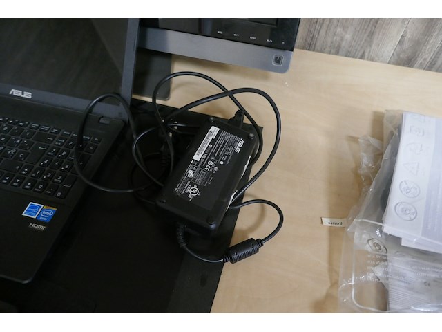 Laptop + pc scherm - afbeelding 3 van  5