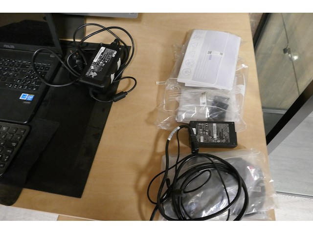 Laptop + pc scherm - afbeelding 5 van  5