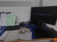 Laptop samen met 2x kast & inhoud - afbeelding 2 van  6