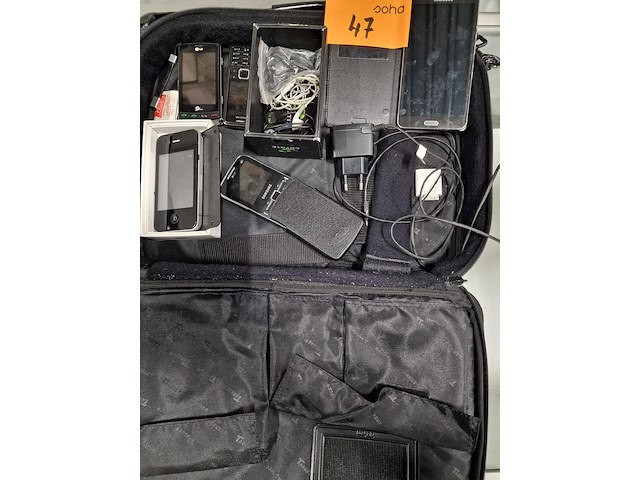 Laptoptas en gsm's - afbeelding 1 van  5