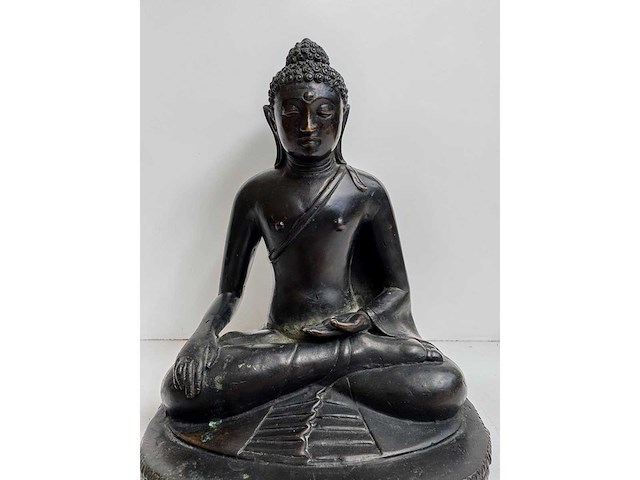 Large seated buddha - afbeelding 9 van  30