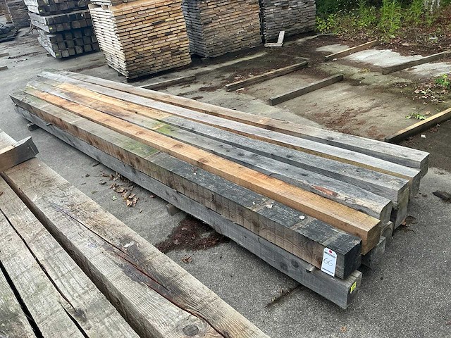 Lariks balk 13x13 cm (11x) - afbeelding 1 van  6