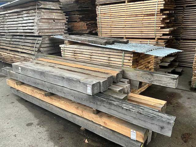 Lariks balk 15x15 cm (12x) - afbeelding 1 van  6