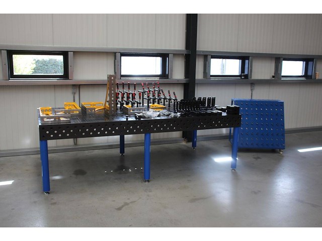 Las- en opspantafel 3000x1500x200mm met opspanwand en uitgebreide klemset nieuw - afbeelding 1 van  1