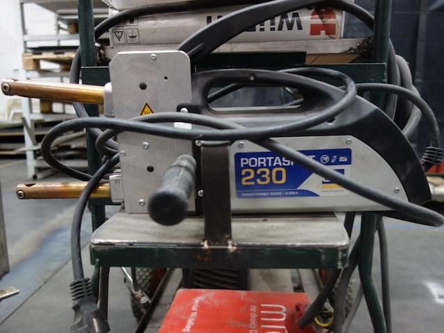 Lasapparaat esab + draagbaar puntlasmachine gys - afbeelding 12 van  18