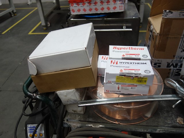 Lasapparaat esab + draagbaar puntlasmachine gys - afbeelding 18 van  18