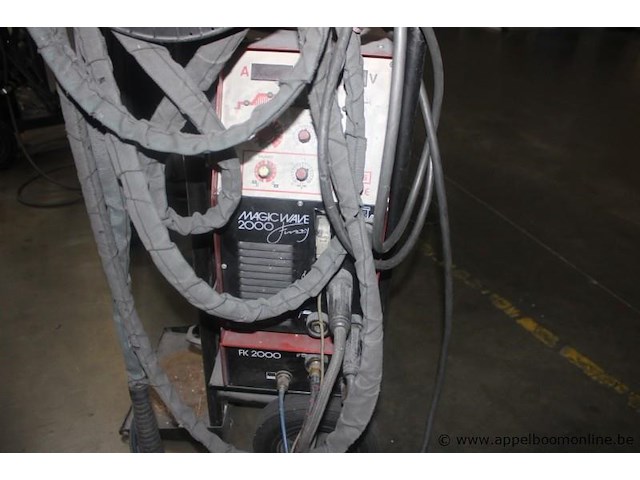 Lasapparaat fronius magic wave 2000, serienummer 11140370, trolley, gaskraan, kabels, lastoorts, werking niet gekend - afbeelding 2 van  3