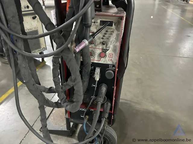 Lasapparaat fronius magicwave 2000 fuzzy, inclusief gasfles, drukregelaar, slangen en toortsen. - afbeelding 3 van  4