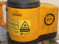Laser level spectra precision laserlevel, serienummer 1268056, werking niet gekend - afbeelding 2 van  3