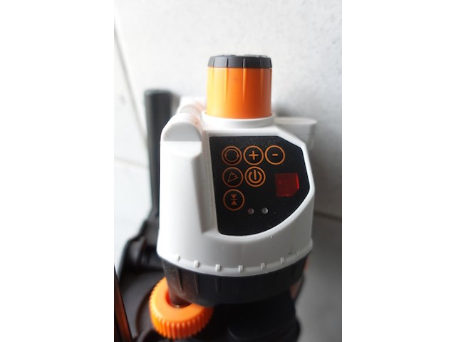 Laser op statief laserliner - afbeelding 2 van  5