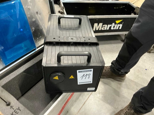 Laseranimation 5 watt yag laser - afbeelding 1 van  2