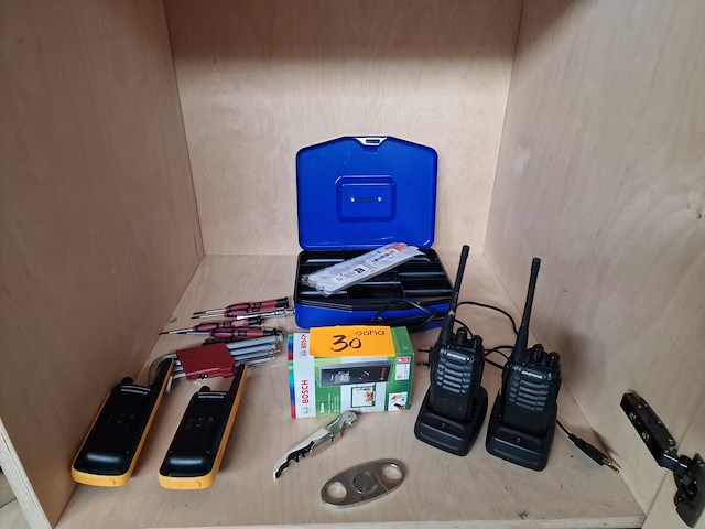 Lasermeter en werfradio's - afbeelding 1 van  12