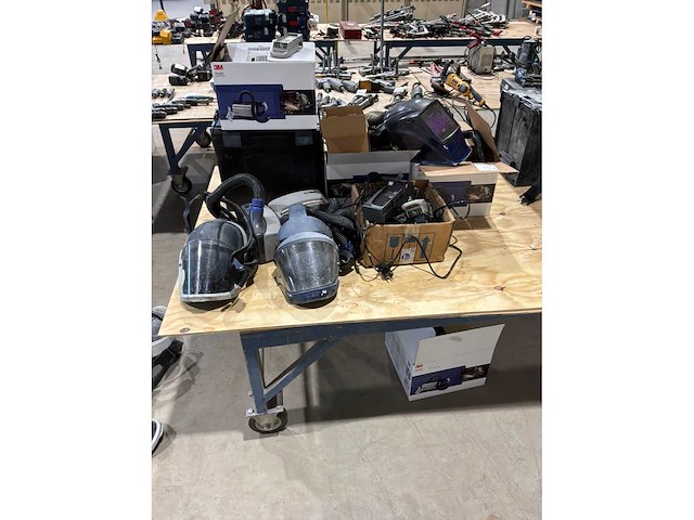 Lashelm met een aangedreven ademhalingssysteem (3x) - afbeelding 1 van  5