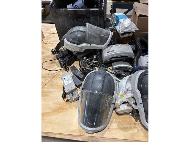 Lashelm met een aangedreven ademhalingssysteem (4x) - afbeelding 2 van  5