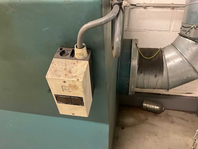 Laswerkbank + slijpmachine - afbeelding 6 van  11