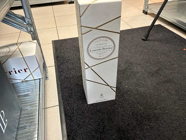 Laurent perrier champagne (20x) - afbeelding 7 van  7