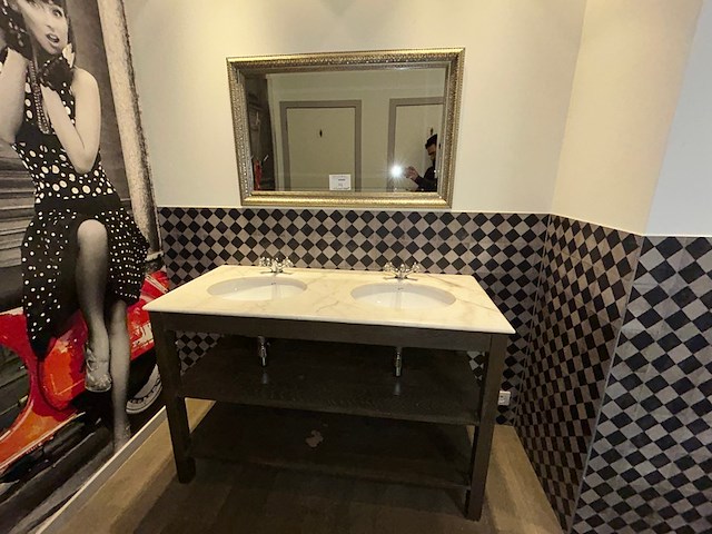 Lavabo 2 kraans + meubel en spiegel - afbeelding 1 van  10