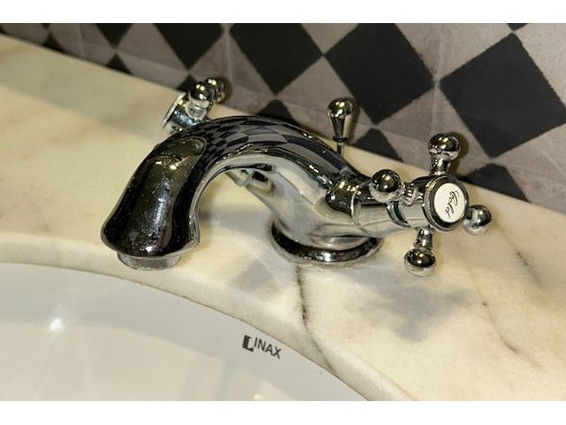 Lavabo 2 kraans + meubel en spiegel - afbeelding 9 van  10