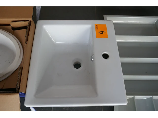 Lavabo's en bestekbakken - afbeelding 2 van  6