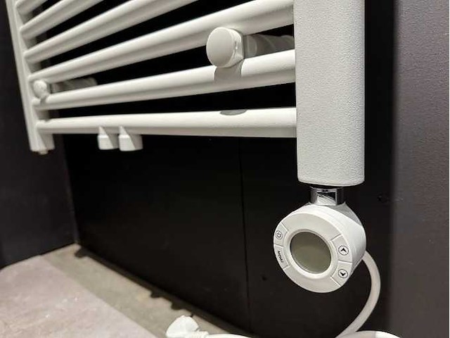 Lavinno - linteo - handdoekradiator elektrische - afbeelding 3 van  5