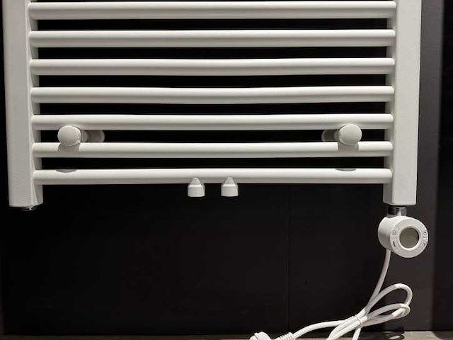 Lavinno - linteo - handdoekradiator elektrische - afbeelding 2 van  4