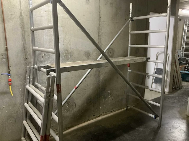 Layher steiger - afbeelding 1 van  3