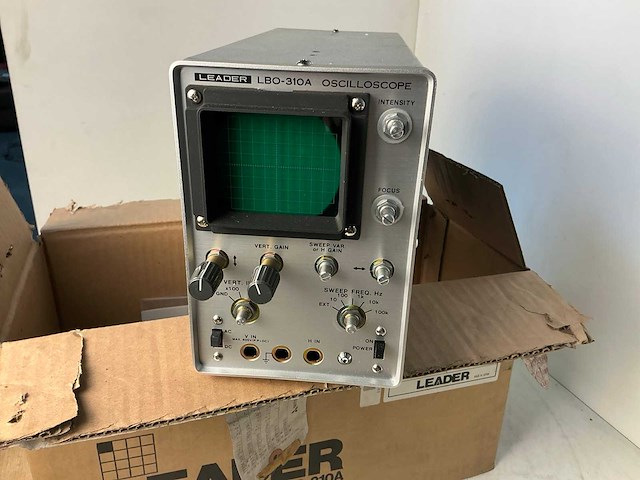 Leader lbo-310a oscilloscope - afbeelding 2 van  5