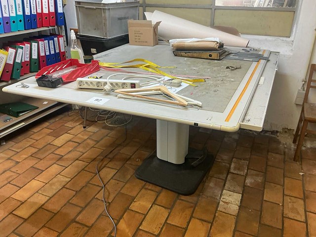 Lectra digiteer tafel - afbeelding 1 van  7
