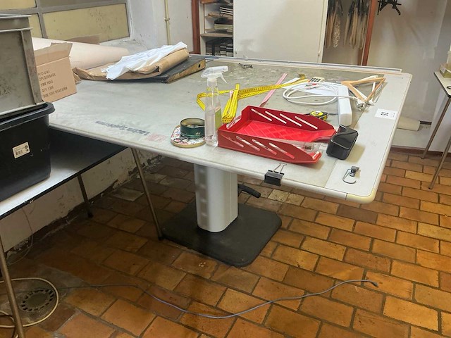 Lectra digiteer tafel - afbeelding 2 van  7