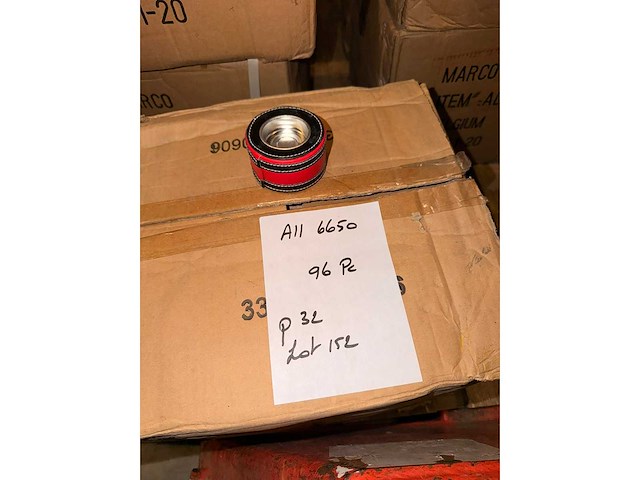 Leder theelichthouder zwart/rood - kerst- & seizoensartikelen (96x) - afbeelding 1 van  1