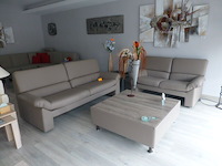 Lederen salon 3 + 2-zit + salontafel