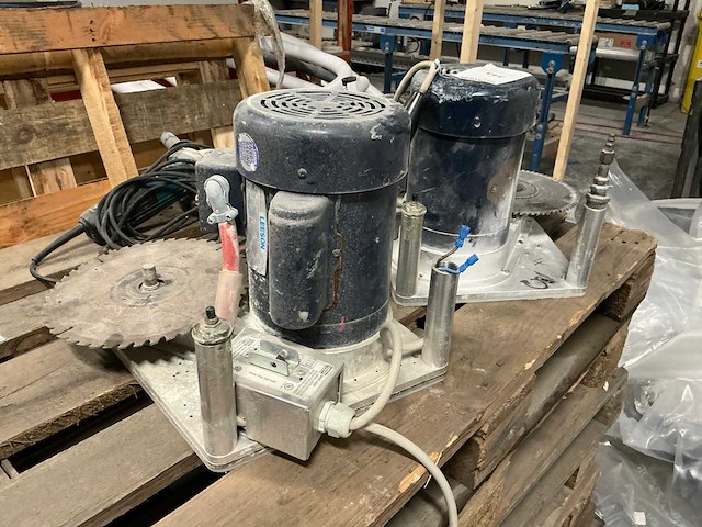Leeson horizontale afkortzaagmachine (2x) - afbeelding 2 van  7