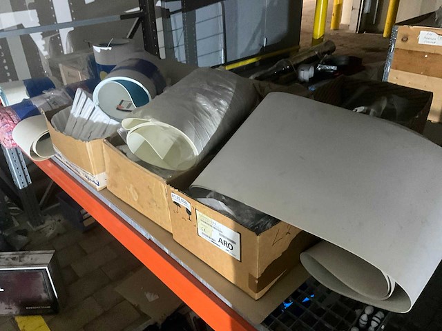 Legbordstelling en rollenbaanonderdelen. - afbeelding 15 van  23