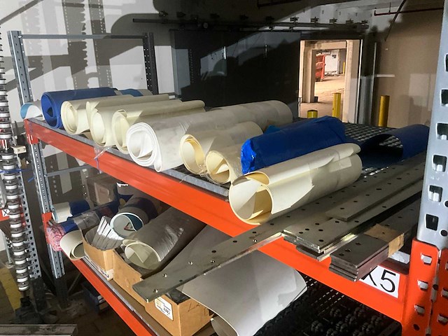Legbordstelling en rollenbaanonderdelen. - afbeelding 16 van  23