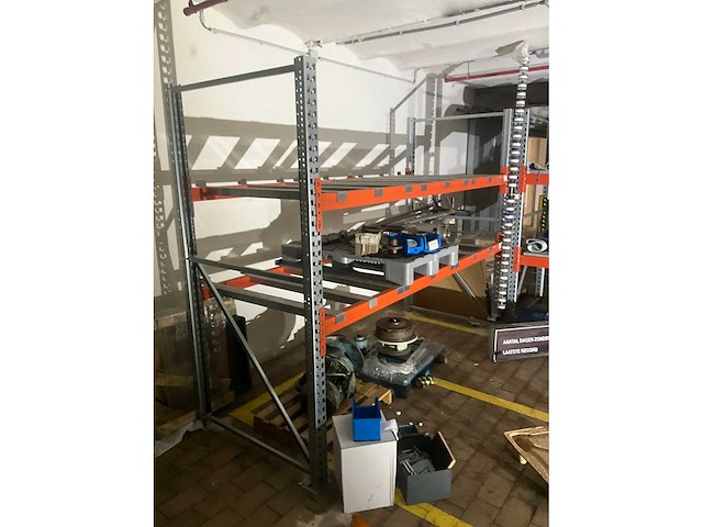 Legbordstelling en rollenbaanonderdelen. - afbeelding 22 van  23