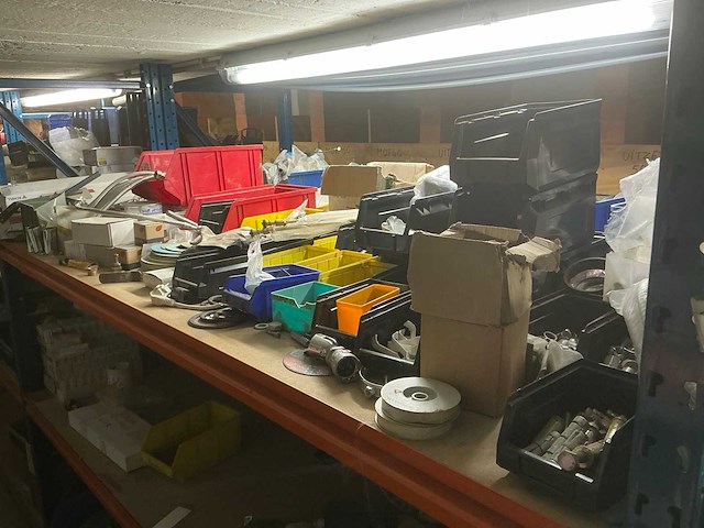 Legbordstelling met inhoud - afbeelding 16 van  16