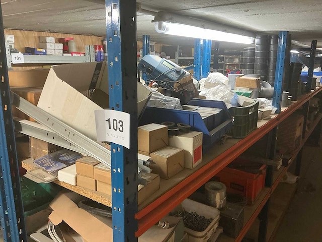 Legbordstelling met inhoud - afbeelding 9 van  15