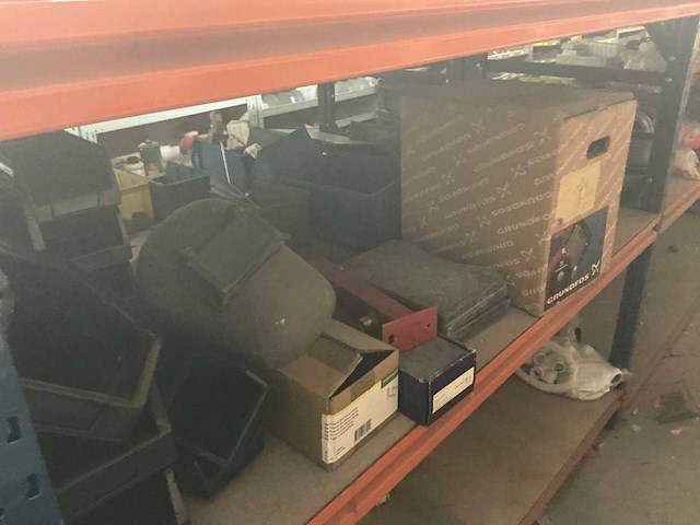 Legbordstelling met inhoud - afbeelding 13 van  15