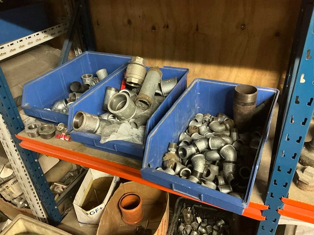 Legbordstelling met inhoud - afbeelding 2 van  18